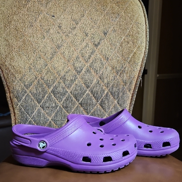 Crocs Classic Slip On Clogs Shoes Purple - Picture 1 of 5